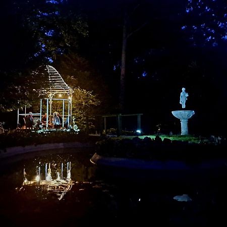 Le Manoir De La Belle Endormie Bed & Breakfast Valréas Екстериор снимка